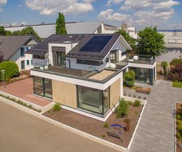 Besuchen Sie auch unser Musterhaus in Mannheim und lassen Sie sich individuell über Hausbau und Hauskauf beraten.