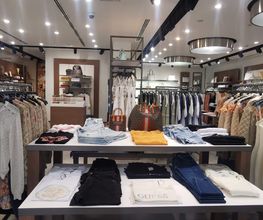 GUESS imagen 4