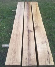 Spezialisten für Massivholzprodukte und Natursteinprodukte für den Innen und Aussenbereich.

Ob für Handwerker oder Händler, Architekten oder Bauherren, wir garantieren Ihnen unkomplizierte, reibungslose & kompetente Zusammenarbeit & beraten Sie gerne telefonisch oder persönlich über die verschiedenen Eigenschaften von Eiche oder Naturstein.

Wir sind spezialisiert in dem Verkauf von erstklassigem Eichenholz und hochwertigen Steinen für eine Vielzahl von Projekten. Unsere Eichenholzprodukte, von stabilen Balken bis hin zu eleganten Terrassen-Dielen, bieten die ideale Grundlage für robuste Konstruktionen und ästhetische Designs wie Holztreppen, Holzpergolen, Holzstegge oder Holterrassen. Ebenso sind unsere Sandsteinprodukte eine exzellente Wahl für Terrassenplatten, die jedem Aussenbereich einen Hauch von Natur und Eleganz verleihen.