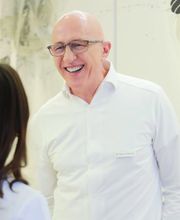 Kieferorthopädie Stadelhofen in Zürich. Dr. Felix A. Rohrer Bild 1