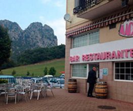 hostal-restaurante-machain-fachada-01.jpg