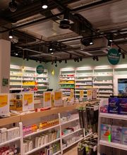 interieur-de-la-pharmacie-sun-store-chene-bourg-ceva