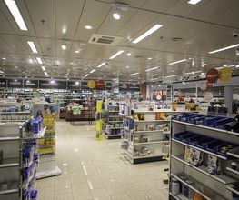 interieur-de-la-pharmacie-sun-store-bassecourt