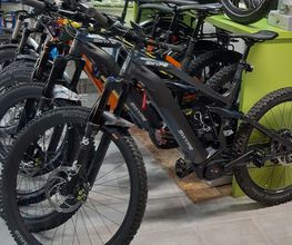 e-Bikes vollgefedert