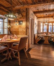 Restaurant Pine, Swiss food, Raclette, Fondue, Rösti