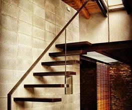 escalera.jpg