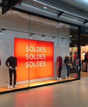 Tommy Hilfiger Outlet image 1