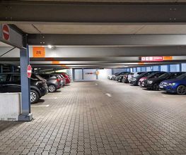 Parkhaus Longoliusplatz Innenansicht der Parkfläche