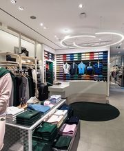 Lacoste Paris Sèvres image 1