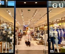 GUESS imagen 1