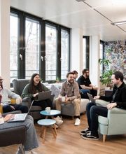 Ströer Online Marketing Kollegen am Arbeitsplatz