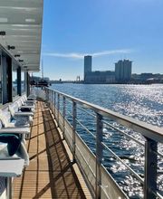 Solarwaterworld Hafen: Schiffsrundfahrten und Sightseeing Touren in Berlin mit Solar-Katamaran Bild 1