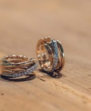 Trauringen, Partnerringen, Schmuck und Uhren.