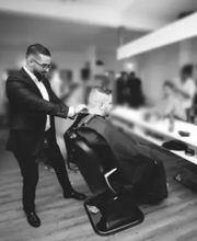 Salon Akan Bild 3