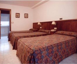 HOSTAL-LINAR1.JPG