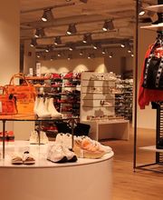 MUECKE in München im daseinstein Einkaufszentrum Taschen und Accessoires