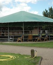 Longierhalle offen