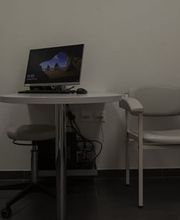 salle-de-service-de-pharmacie-amavita-neyruz