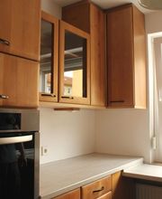 ... und zu einer hochwertigen Einbauküche ...