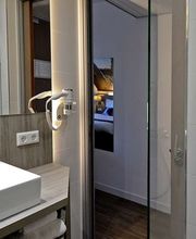 Superior Guest Bathroom