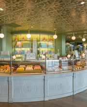 Ladurée Roissy Terminal 2F Zone publique image 3