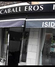 isidro-peluqueria-de-caballeros-fachada-01.jpg