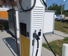 Shell Recharge Charging Station Bild 1