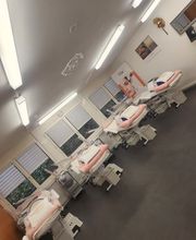 Kosmetikschule/Ausbildungszentrum Petervari Bild 11