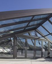 Wohnraumerweiterung aus Glas und Aluminium