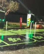 IPLANET Ricarica in sicurezza in modalità ultra fast per tutti i veicoli elettrici.