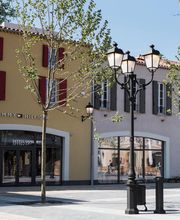 Tommy Hilfiger Outlet image 1