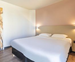 B&B HOTEL Marseille Centre La Timone image 1