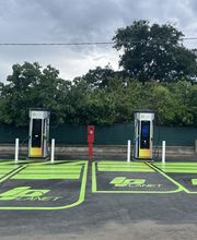 IPlanet Ricarica in sicurezza in modalità ultra fast per tutti i veicoli elettrici.