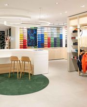 Lacoste Metz image 2