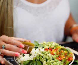 Eat Salad image 9