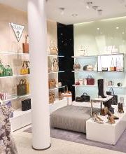 GUESS immagine 4