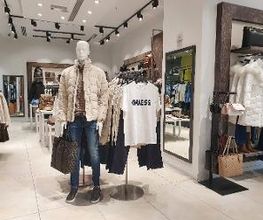 GUESS immagine 4
