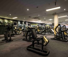 Fitness First Berlin Prager Platz - Plate-loaded Machines