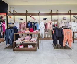 GUESS imagen 4