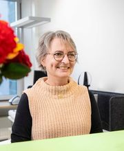 Als Digital Business Partner beraten und begleiten wir unsere Mandanten nahbar und nachhaltig. Wir sind greifbar und erreichbar, als Kanzlei etabliert und als Digitale Pioniere auf dem Weg in die Zukunft. Unsere Vision: Digitalisierung in allen Bereichen – ohne Papier, Drucker und Scanner.