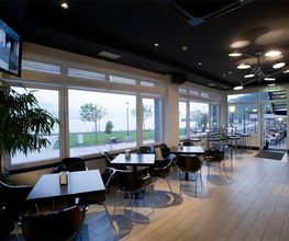 la-ola-bar-cafeteria-05.jpg