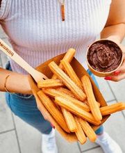 Churros mit Schoko-Haselnuss-Dip
