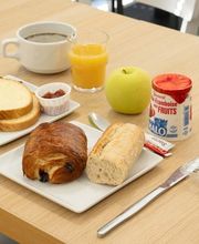 B&B HOTEL Pau Zénith image 4