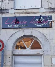 L'Amie Louche image 8