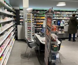 innenraum-amavita-apotheke-regensdorf