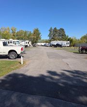 AA Royal Motel & Campgrounds image 5