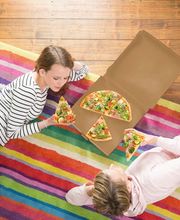 Junge Frauen mit MUNDFEIN Pizza