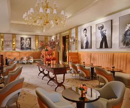 Il Salotto lobby lounge