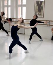 Modern-Dance-Class_in_Berlin.jpg