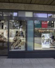 fenêtre-pharmacie-amavita-place-claparède